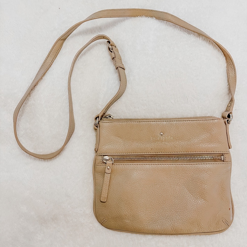 KATE SPADE GRAY PEBBLED LEATHER CROSSBODY BAG